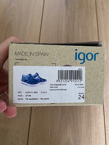 Igor 24 numara mavi sandalet