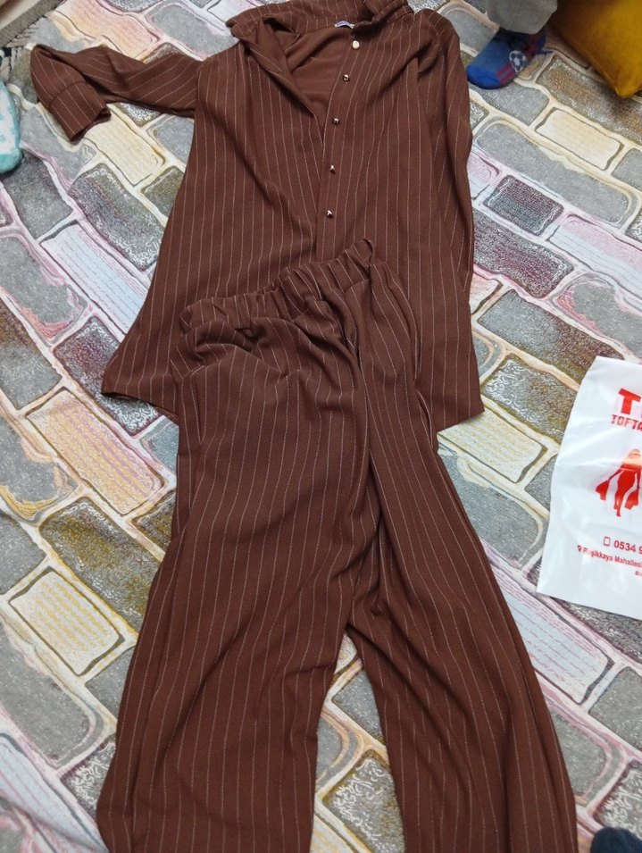Kahverengi tesettür Takım - Görsel 2