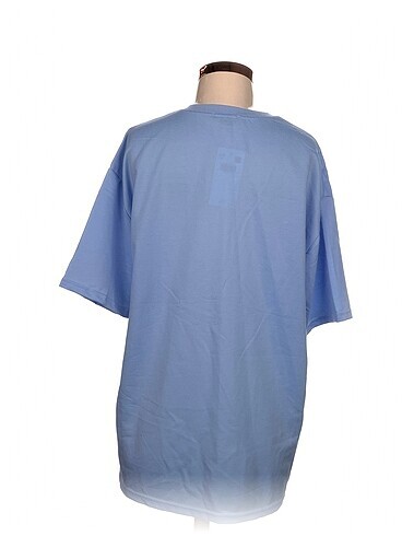 m Beden Diğer T-shirt %70 İndirimli.
