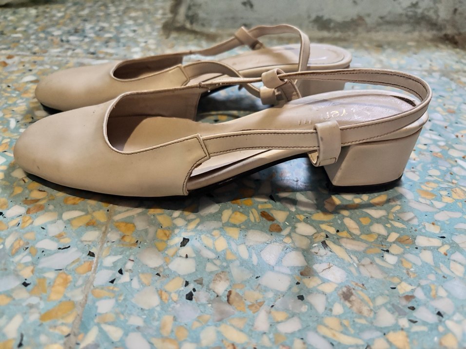 Bej Kadın Topuklu Kemerli Klasik Ayakkabı - Görsel 2