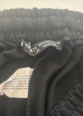 Siyah bacakları çıtçıtlı eşofman - Görsel 2