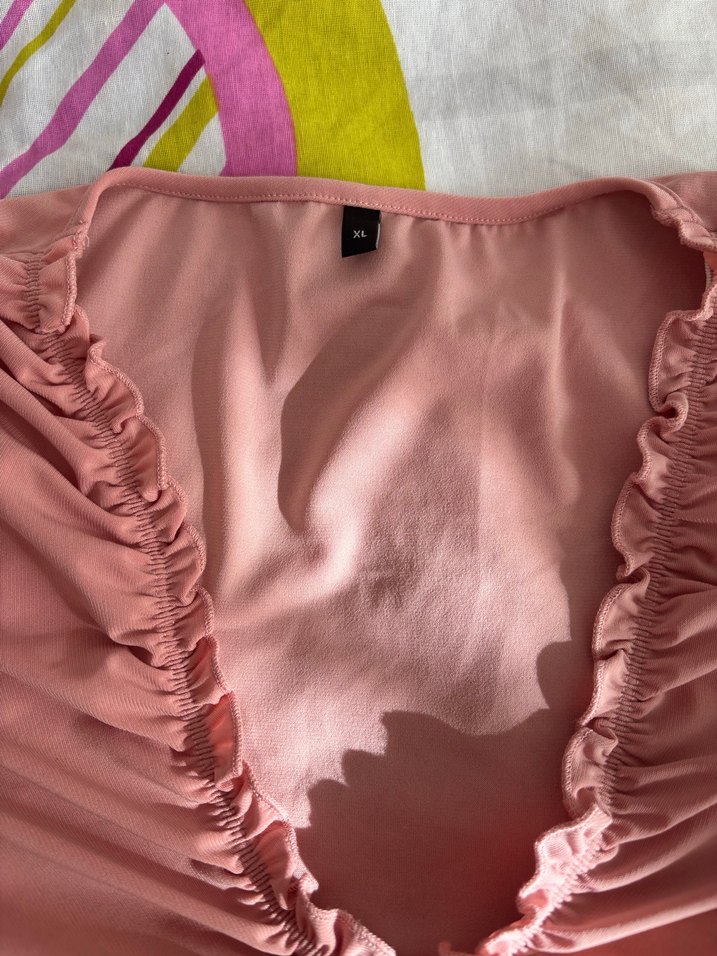 Pembe V Yakalı Drapeli Kadın Bluz - Görsel 2