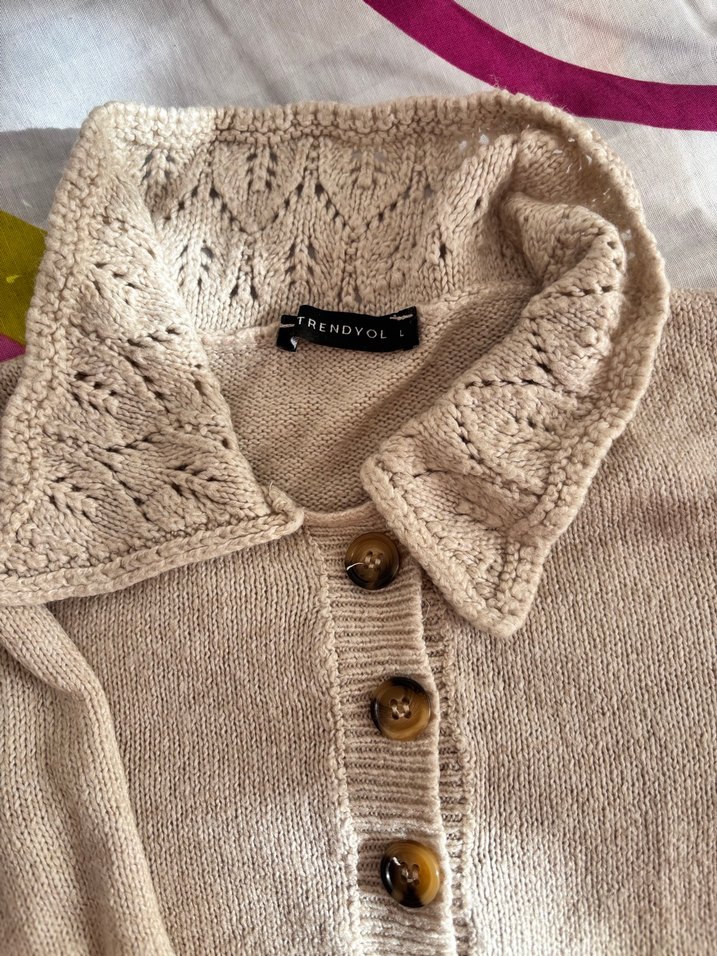 Bej Düğmeli Örgü Kadın Kazak - Görsel 2