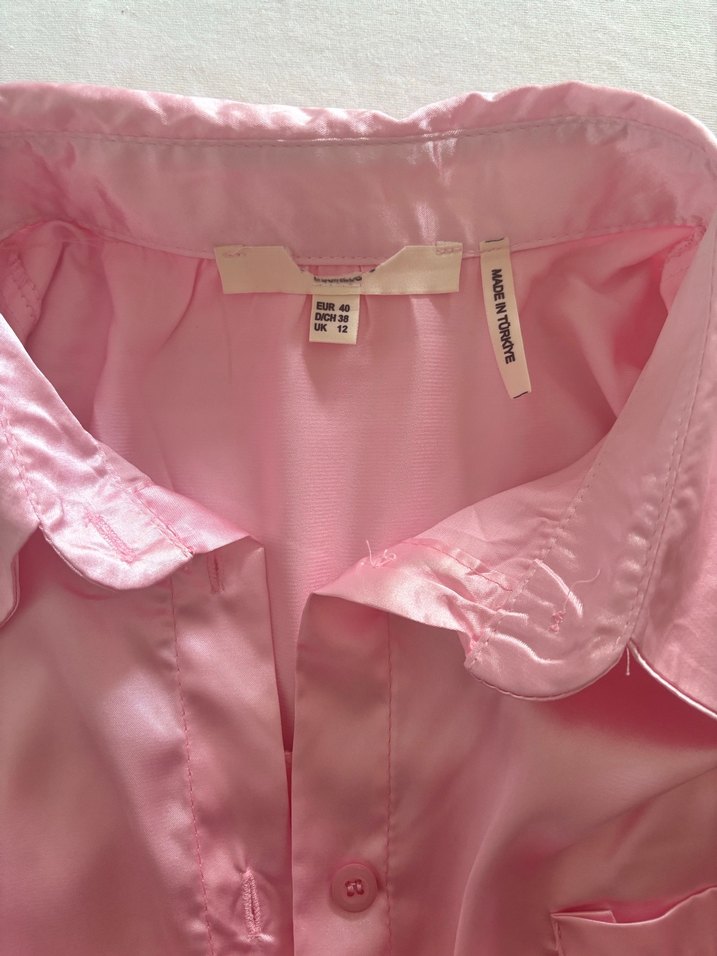 Pembe Parlak Düğmeli Saten Kadın Gömlek - Görsel 2