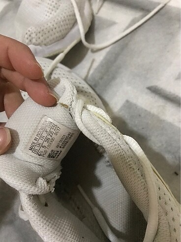 38 Beden beyaz Renk Adidas orjınal spor ayakkabı