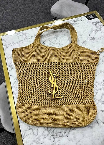 Yves Saint Laurent YVES SAİNT LAURENT 