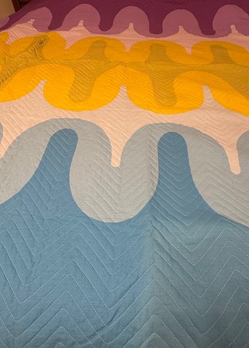 Pastel Renkli Dalga Desenli Yatak Örtüsü - Görsel 2