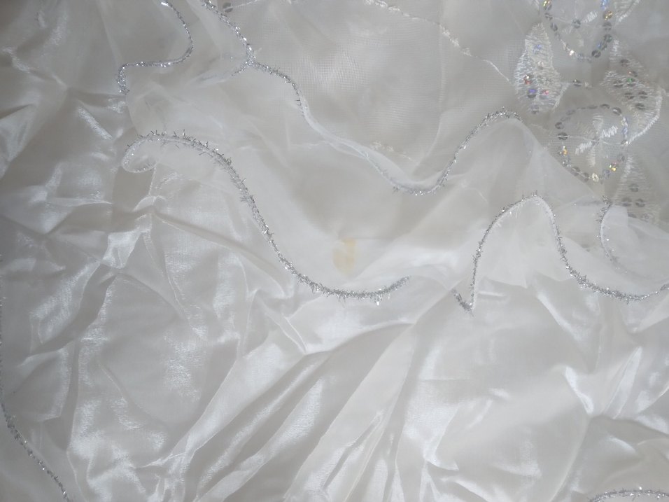 İşlemeli Beyaz Parlak Yatak Örtüsü - Görsel 5