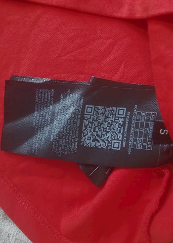 s Beden Guess Kırmızı V Yaka Kısa Kollu Tişört