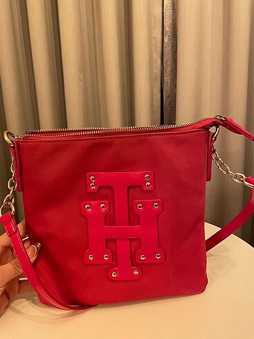  Beden Orjinal tommy hilfiger askili canta