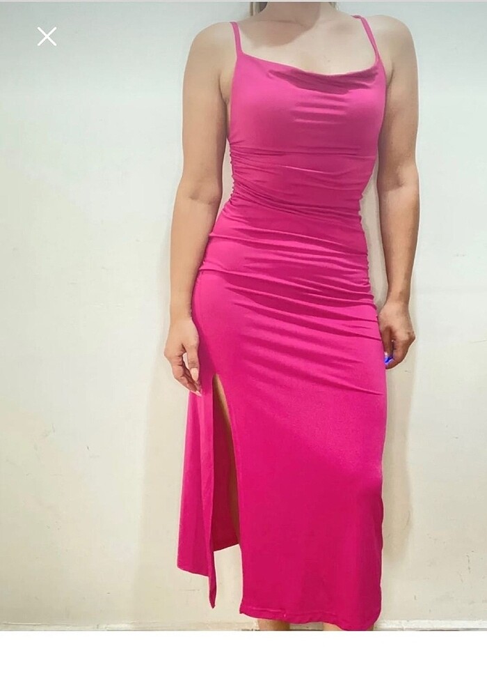 Yırtmaçlı elbise - Görsel 2