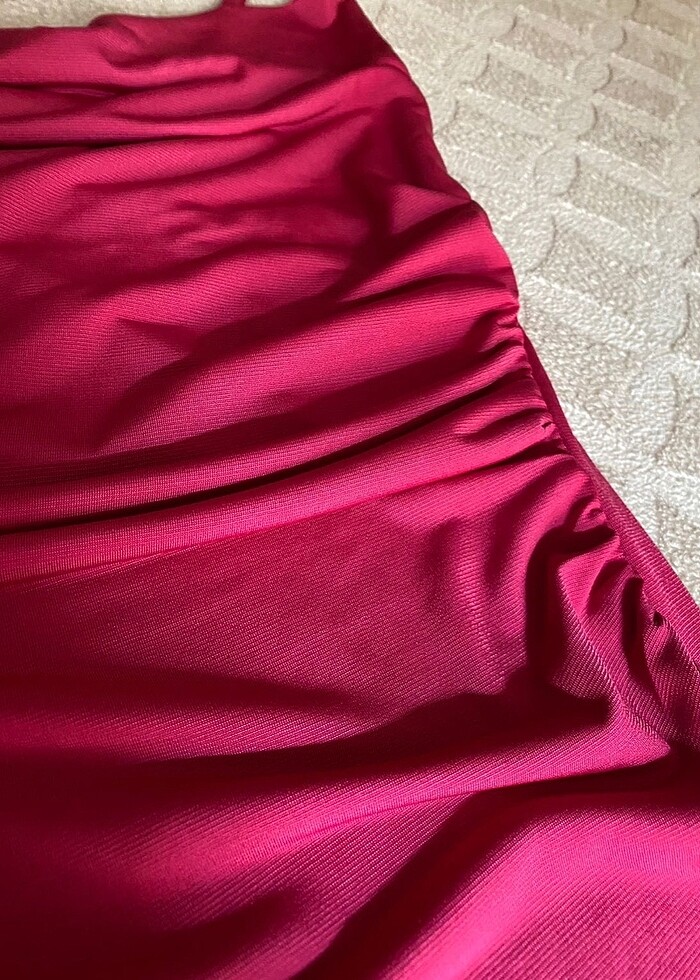 Yırtmaçlı elbise - Görsel 5