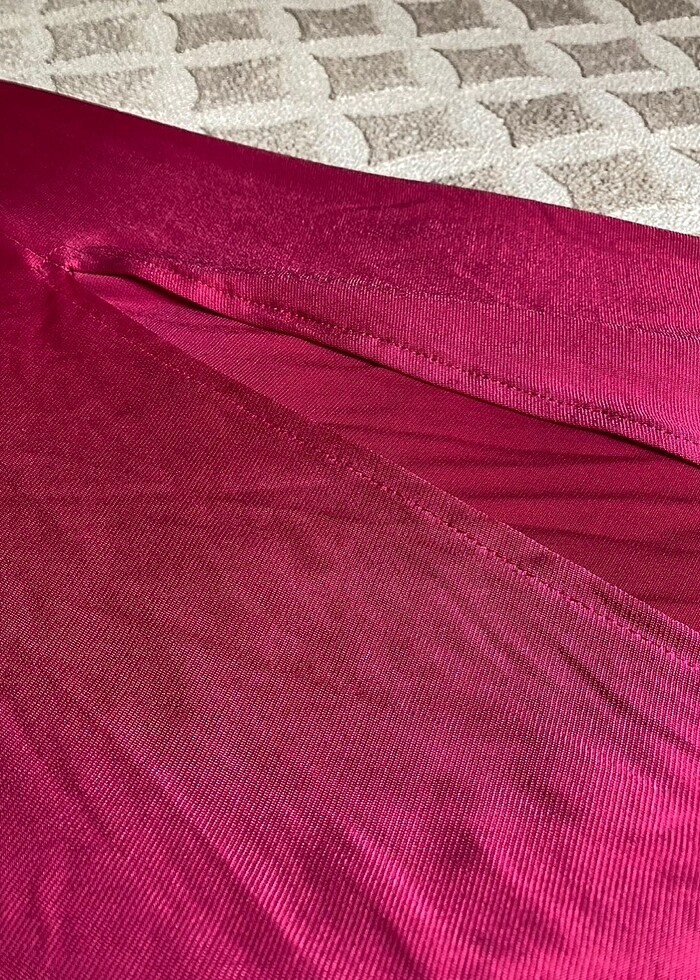 Yırtmaçlı elbise - Görsel 4