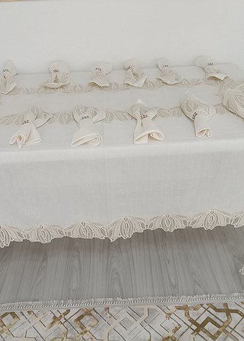 Diğer Dantel Detaylı Beyaz 12 kişilik Masa Örtüsü