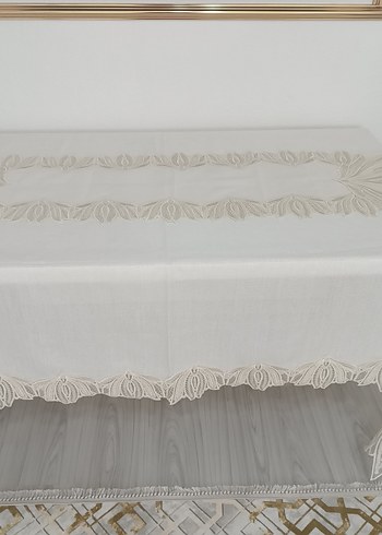 Beden beyaz Renk Dantel Detaylı Beyaz 12 kişilik Masa Örtüsü