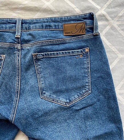 29 Beden mavi Renk Mavi Jean pantolon