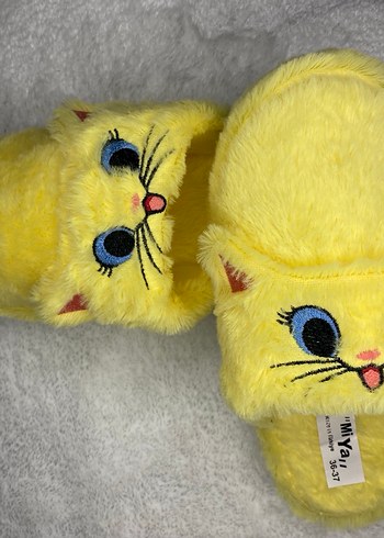 Sarı Peluş Ev Terliği