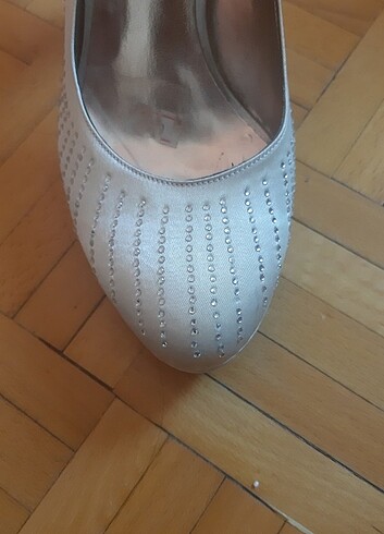 Krem rengi taşlı gelin ayakkabısı. - Görsel 3