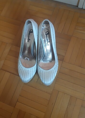Krem rengi taşlı gelin ayakkabısı. - Görsel 2