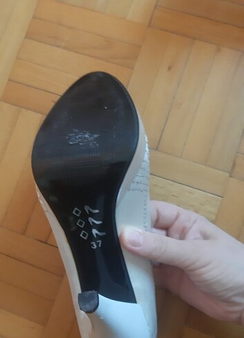 Krem rengi taşlı gelin ayakkabısı. - Görsel 7