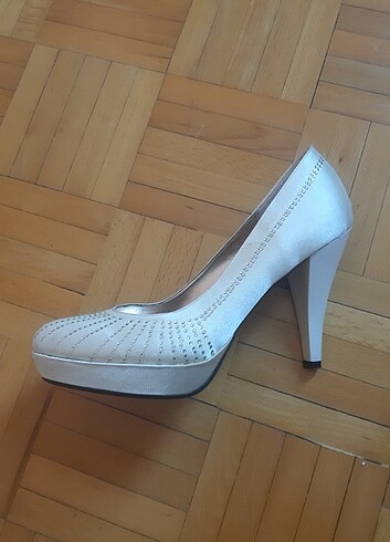 Krem rengi taşlı gelin ayakkabısı. - Görsel 14