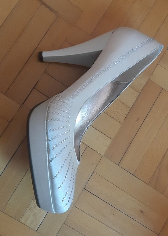 Krem rengi taşlı gelin ayakkabısı. - Görsel 4