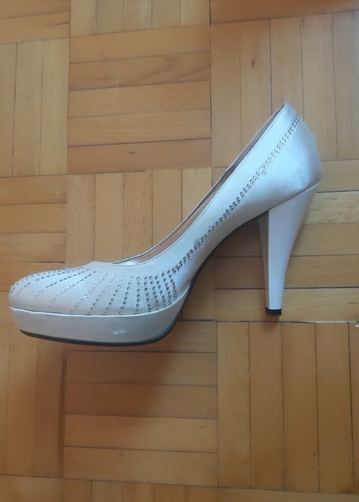 Krem rengi taşlı gelin ayakkabısı. - Görsel 5