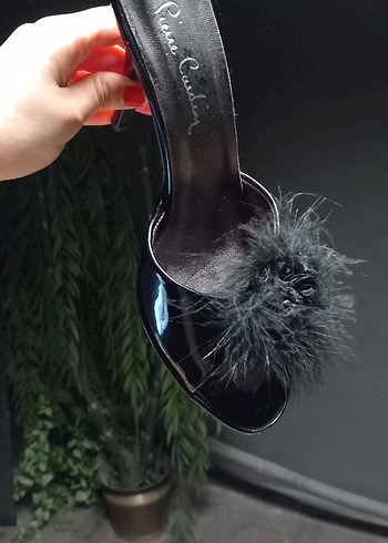 Siyah Tüylü Stiletto Terlik