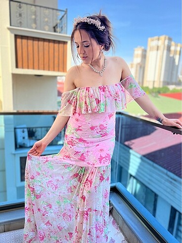 Pembe elbise boydan