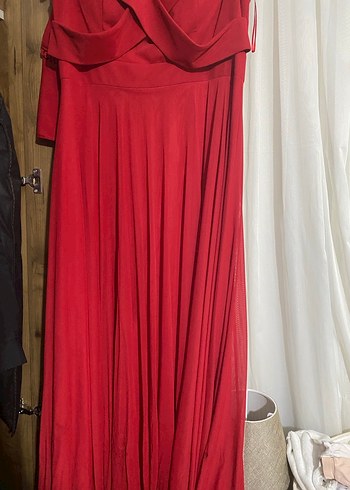Uzun Kırmızı Drapeli Straplez Abiye Elbise - Görsel 2