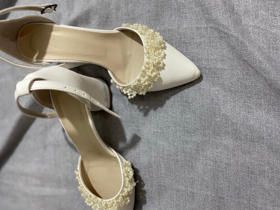İnci İşlemeli Beyaz Topuklu Kadın Ayakkabı - Görsel 2