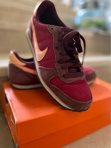 Nike kadın spor ayakkabı