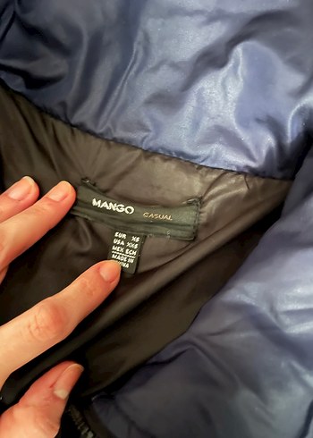 Siyah Kadın Midi Kaban, Kürk Detaylı, Sokak Stili - Görsel 4