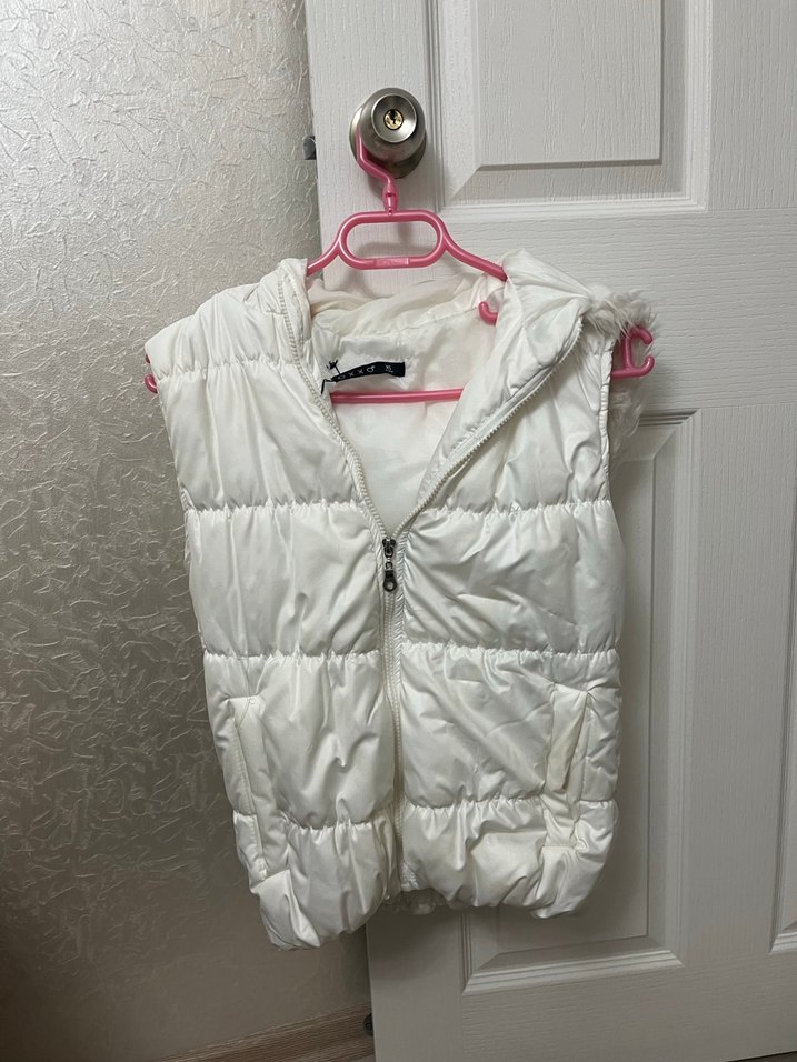 Beyaz Fermuarlı Kadın Kolsuz Mini Yelek - Görsel 4