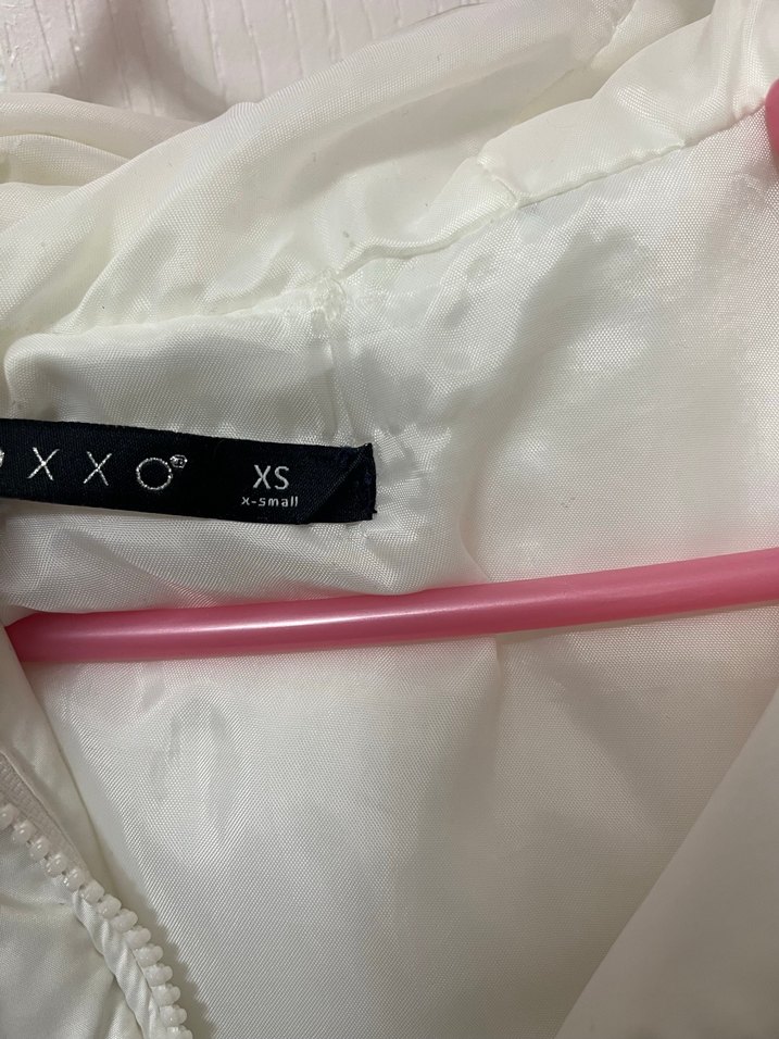 Beyaz Fermuarlı Kadın Kolsuz Mini Yelek - Görsel 3