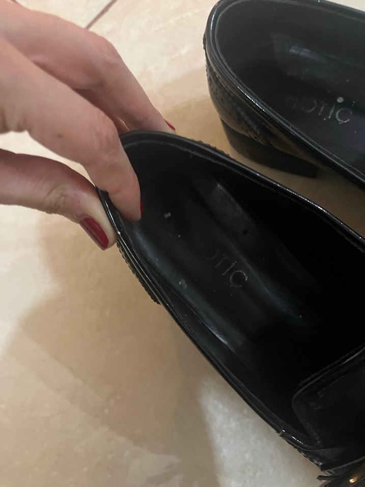 Siyah Parlak Püsküllü Deri Kadın Klasik Ayakkabı - Görsel 3