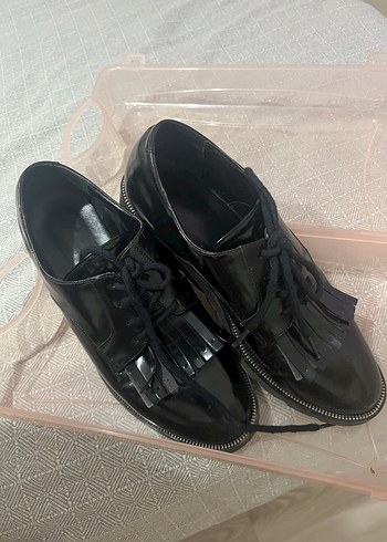 Siyah Püsküllü Kadın Ayakkabı - Görsel 3