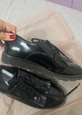 Siyah Püsküllü Kadın Ayakkabı - Görsel 4