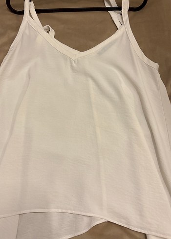 Beyaz V Yaka Kolsuz Keten Bluz - Görsel 3