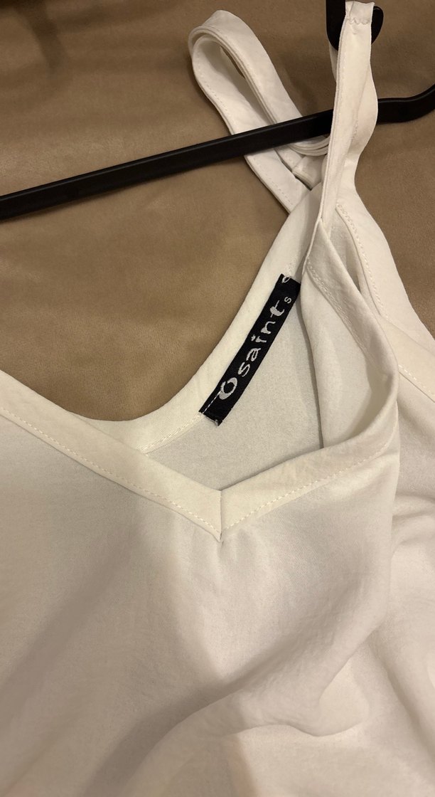 Beyaz V Yaka Kolsuz Keten Bluz - Görsel 4