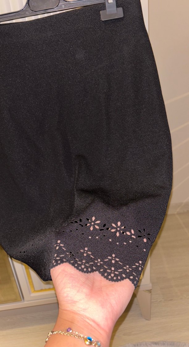 Dantel Detaylı Siyah Dizüstü Kalem Etek - Görsel 2