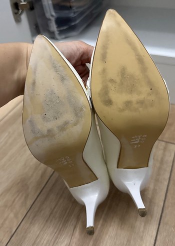 Beyaz Zincir Detaylı Stiletto Topuklu Ayakkabı - Görsel 6