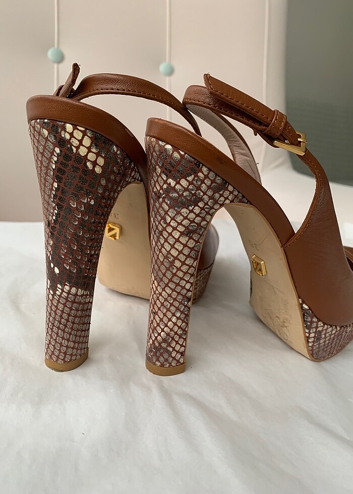 Topuklu ayakkabı - Görsel 2