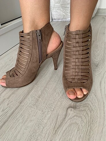 Topuklu ayakkabı - Görsel 7