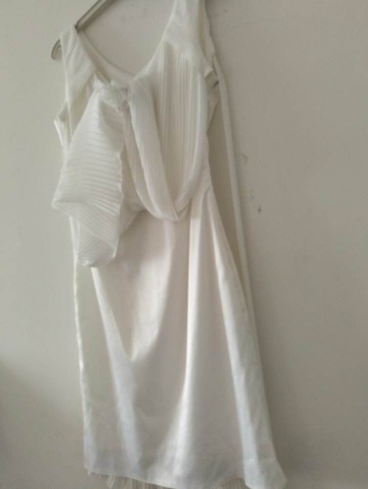 Beyaz Piliseli Keten Uzun Elbise - Görsel 2