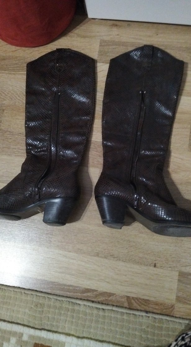 Kahverengi Yılan Derisi Desenli Deri Çizme - Görsel 3