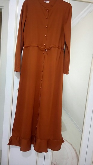 düğmeli elbise
