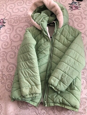 11-12 Yaş Beden yeşil Renk Koton marka 11-12 ya mont