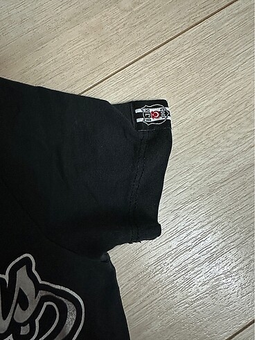 5 Yaş Beden 2 adet beşiktaş t-shirt ve sweatshirt