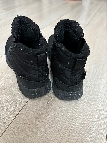 39 Beden Skechers kısa bot